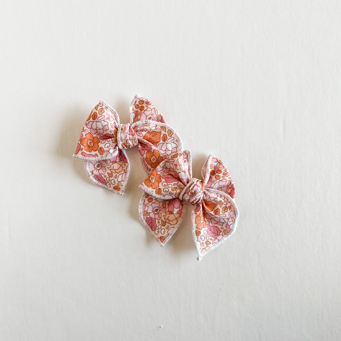 Pink Vintage Floral Mini Fable Bow Set || Serged
