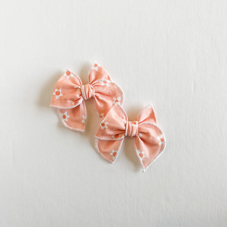 Pink Daisies Mini Fable Bow Set || Serged