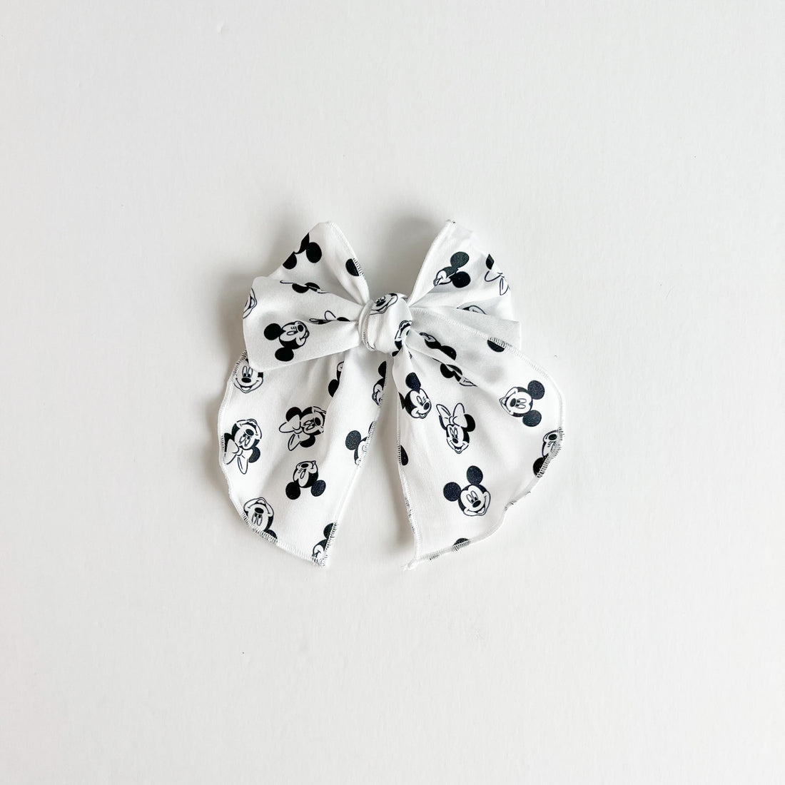 Monochrome Mouse Fable Bow || Serged