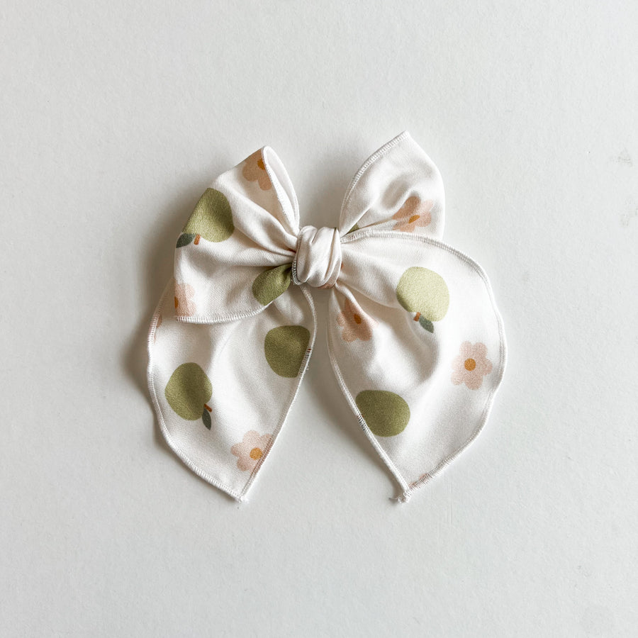 Green Apples Fable Bow || Serged