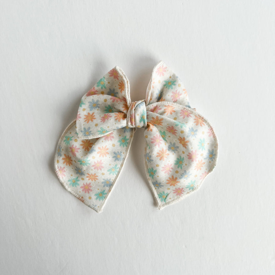 Pastel Daisies Fable Bow || Serged